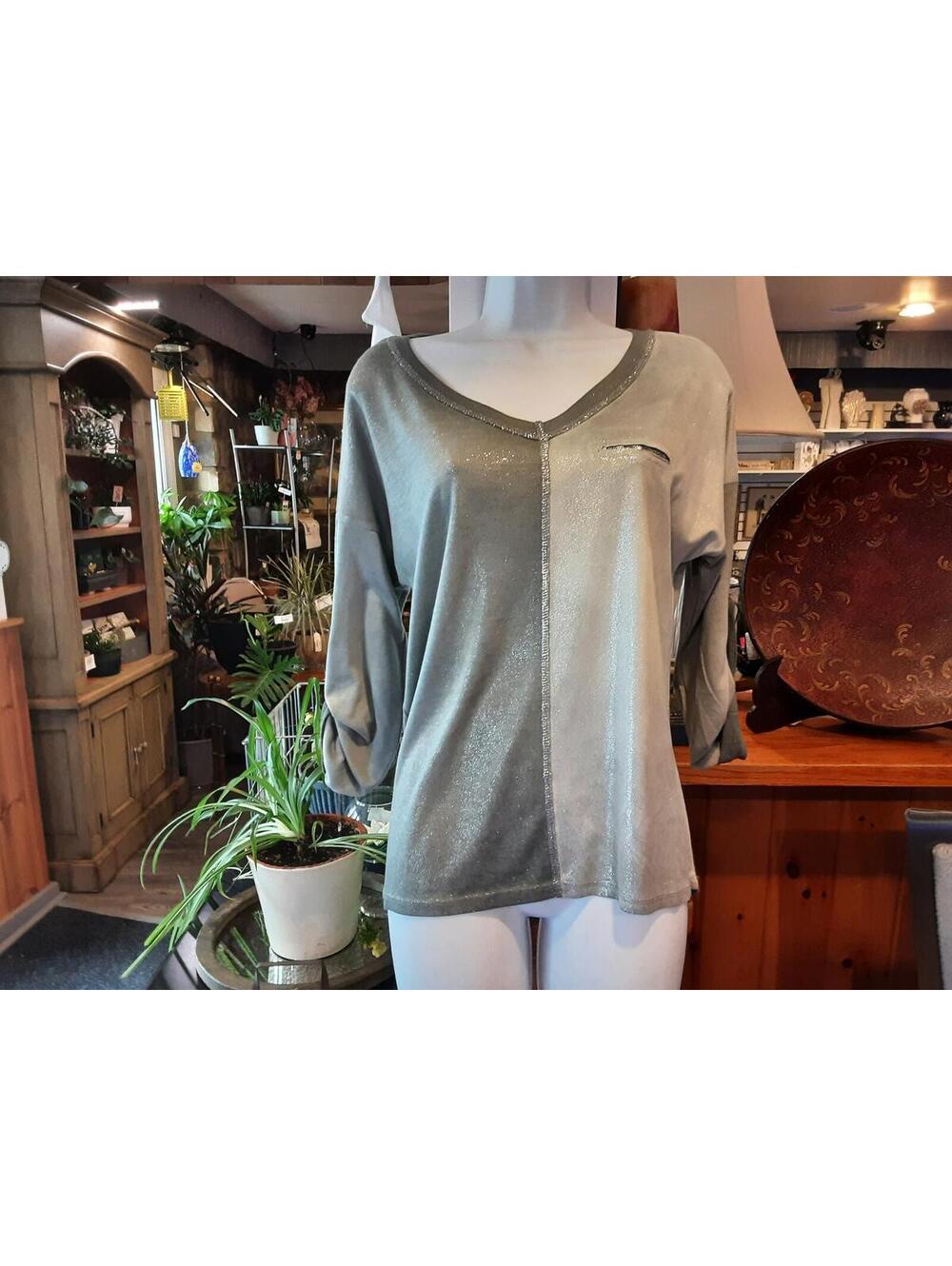 Flora & Ashley Shirt size XS